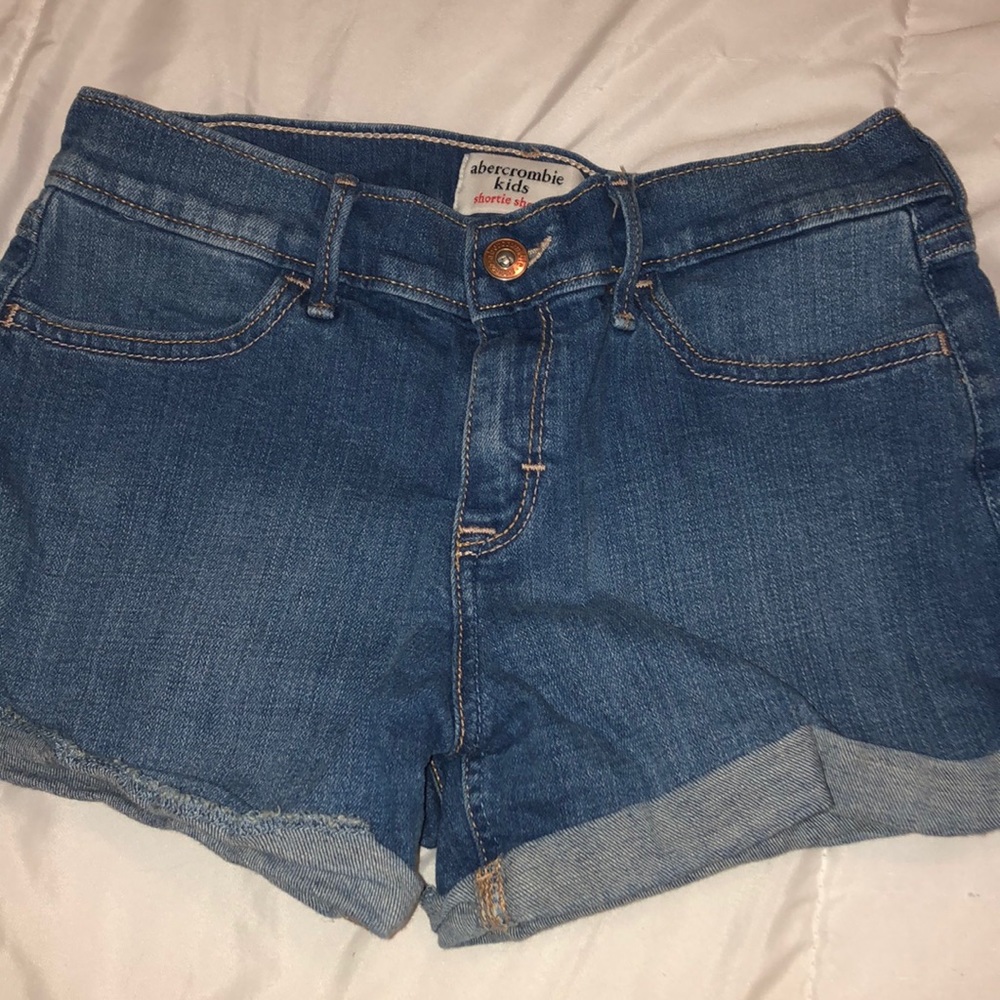 Mid-rise Jean shorts